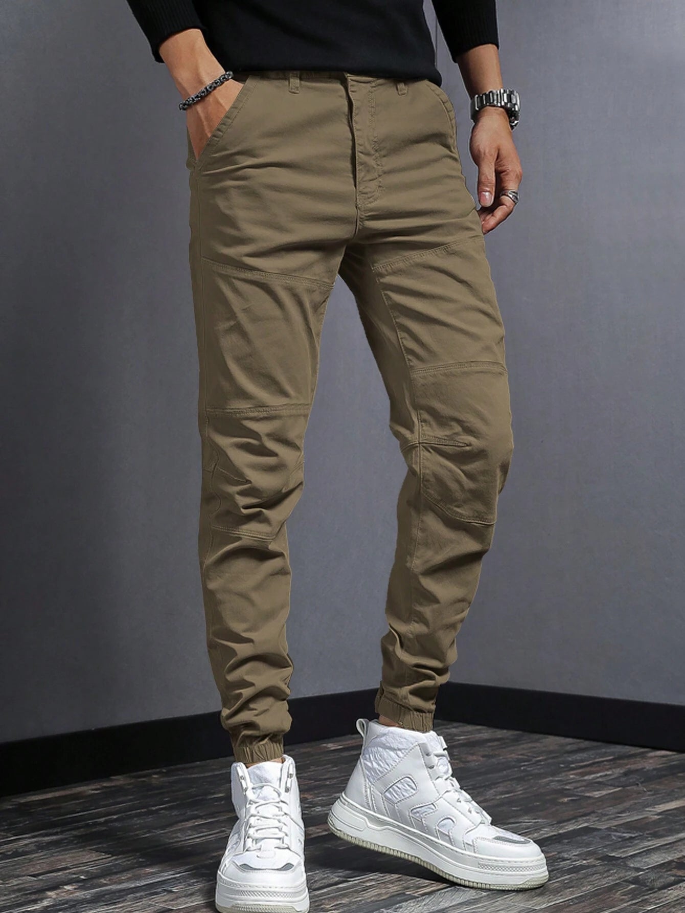 Manfinity Hypemode Men Solid Slant Pocket Pants