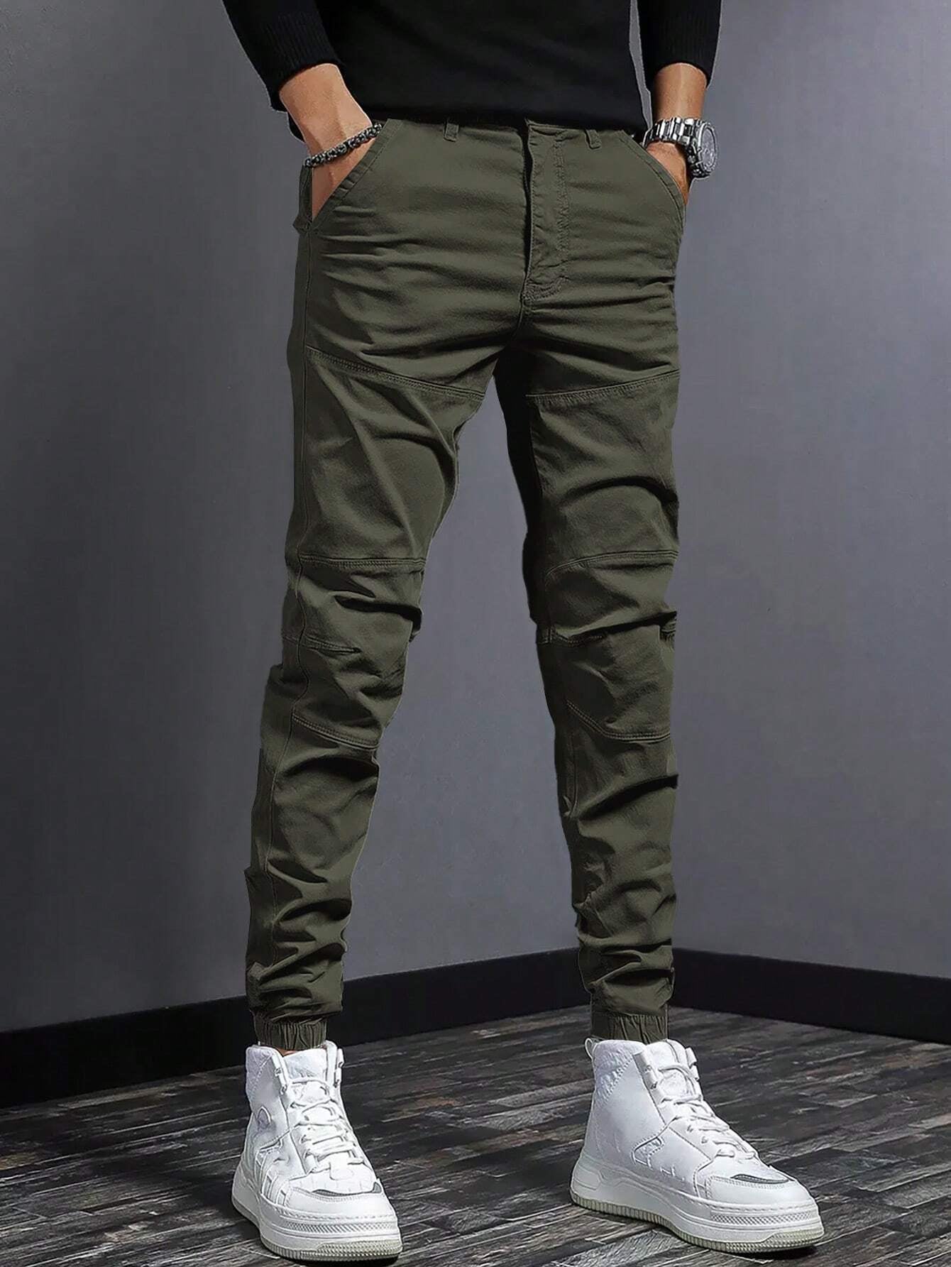 Manfinity Hypemode Men Solid Slant Pocket Pants