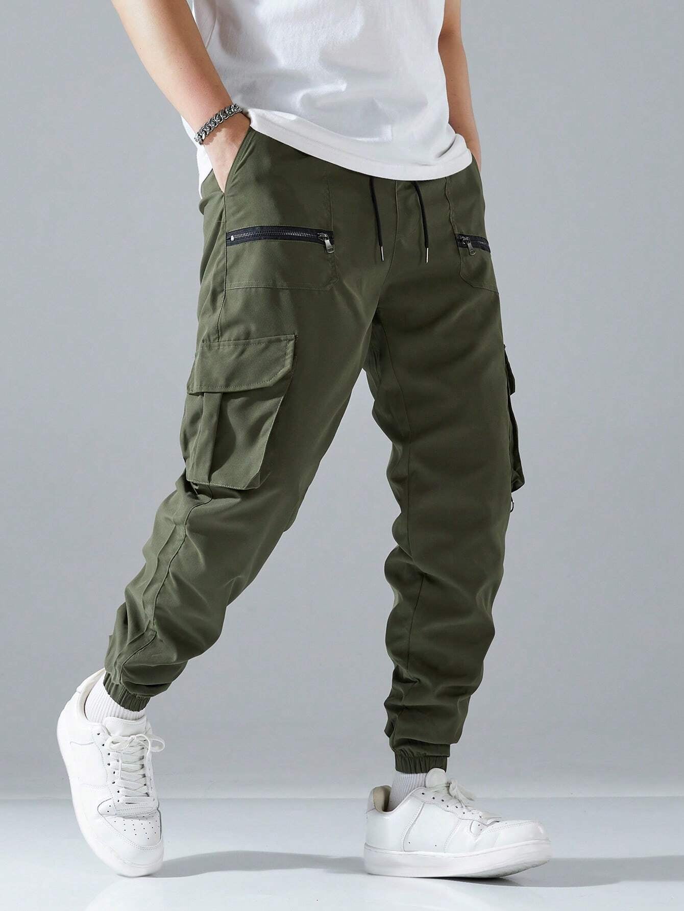 Manfinity Loose Fit Men'S Cargo Pants with Flap Pockets, Side Drawstring and Elastic Waist