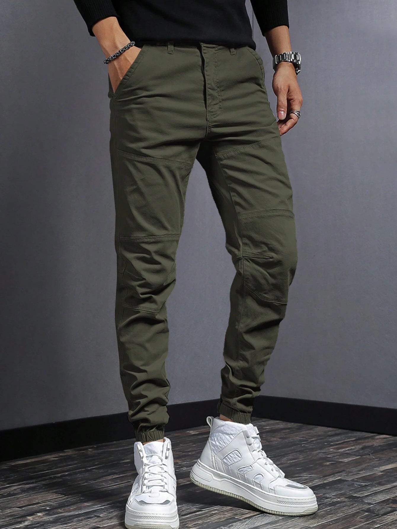 Manfinity Hypemode Men Solid Slant Pocket Pants