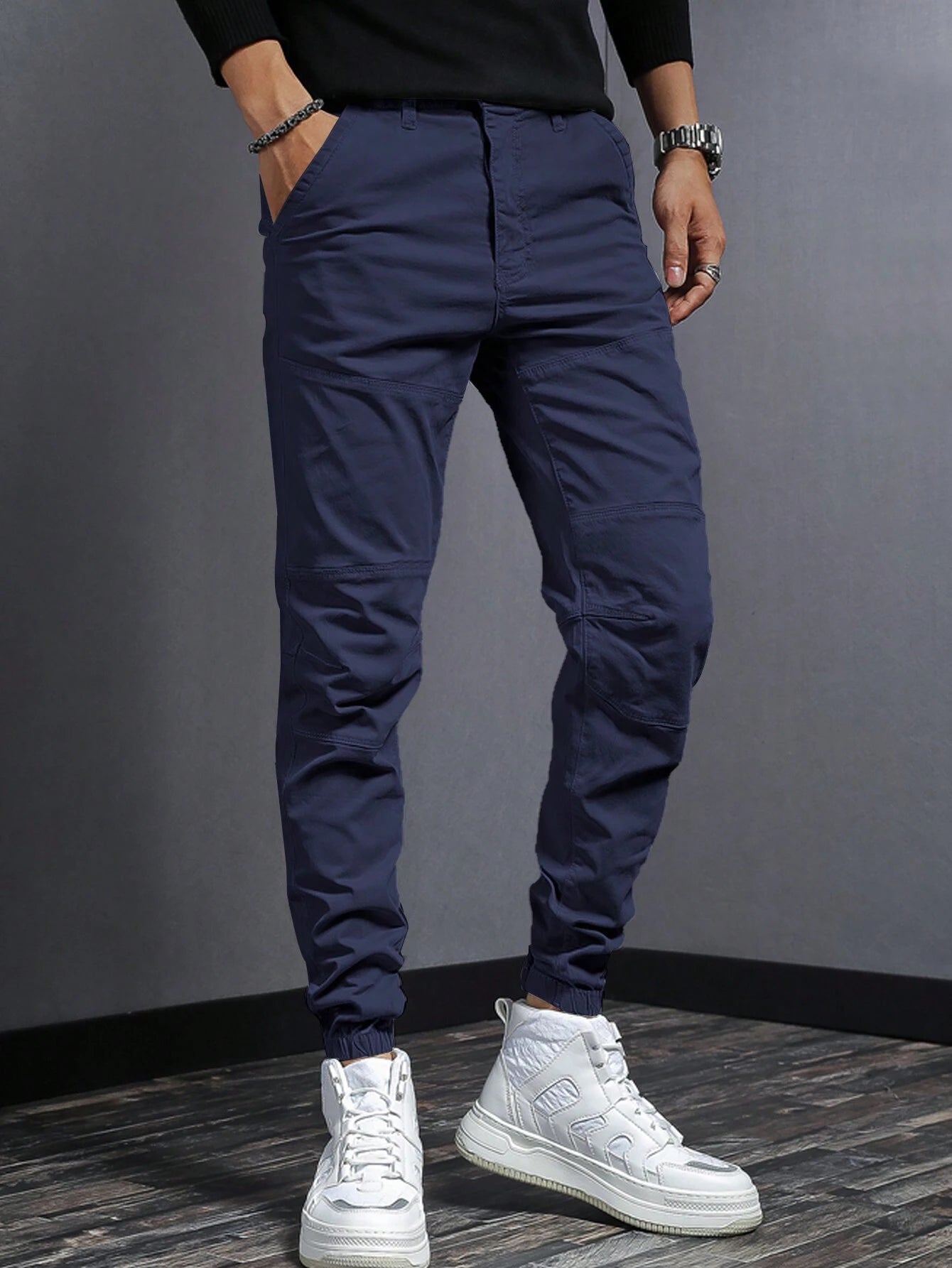 Manfinity Hypemode Men Solid Slant Pocket Pants