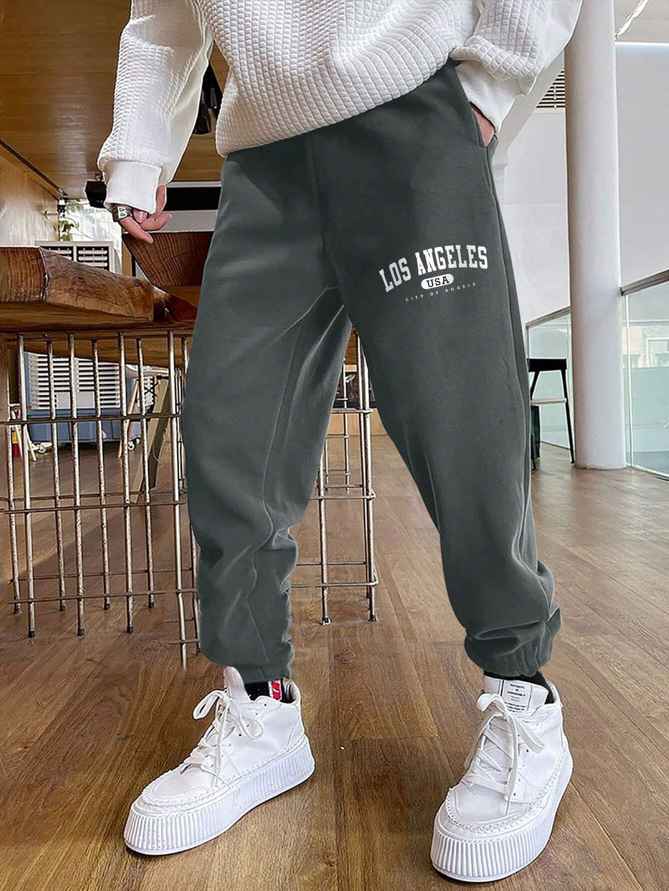 Manfinity Sporsity Men'S Loose Fit Letter Printed Sweatpants with Drawstring Waist