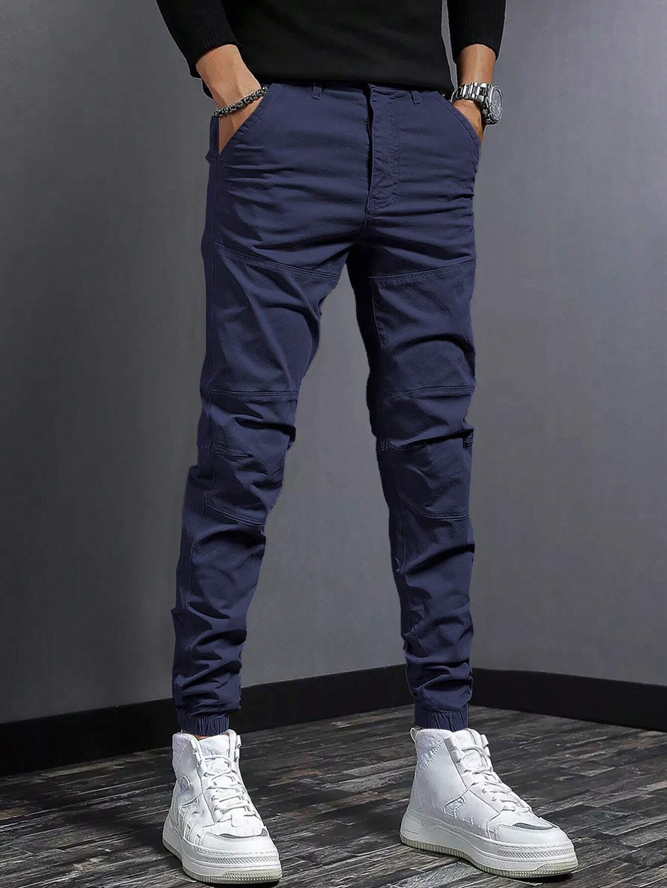 Manfinity Hypemode Men Solid Slant Pocket Pants