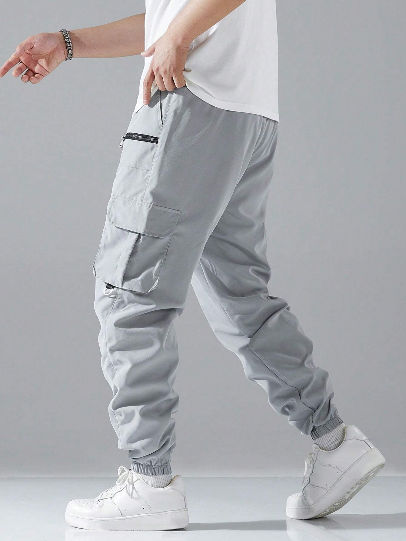 Manfinity Loose Fit Men'S Cargo Pants with Flap Pockets, Side Drawstring and Elastic Waist