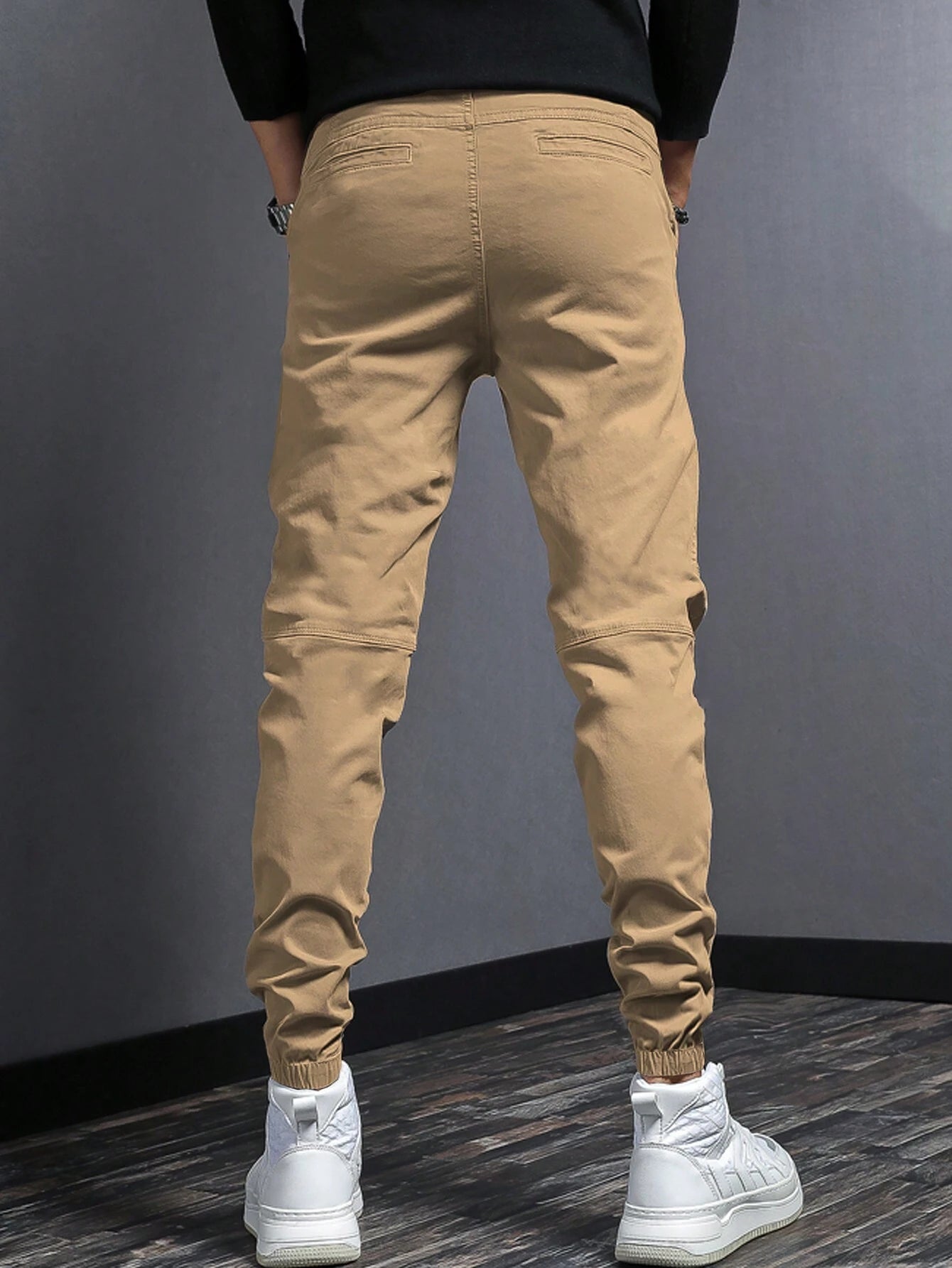 Manfinity Hypemode Men Solid Slant Pocket Pants