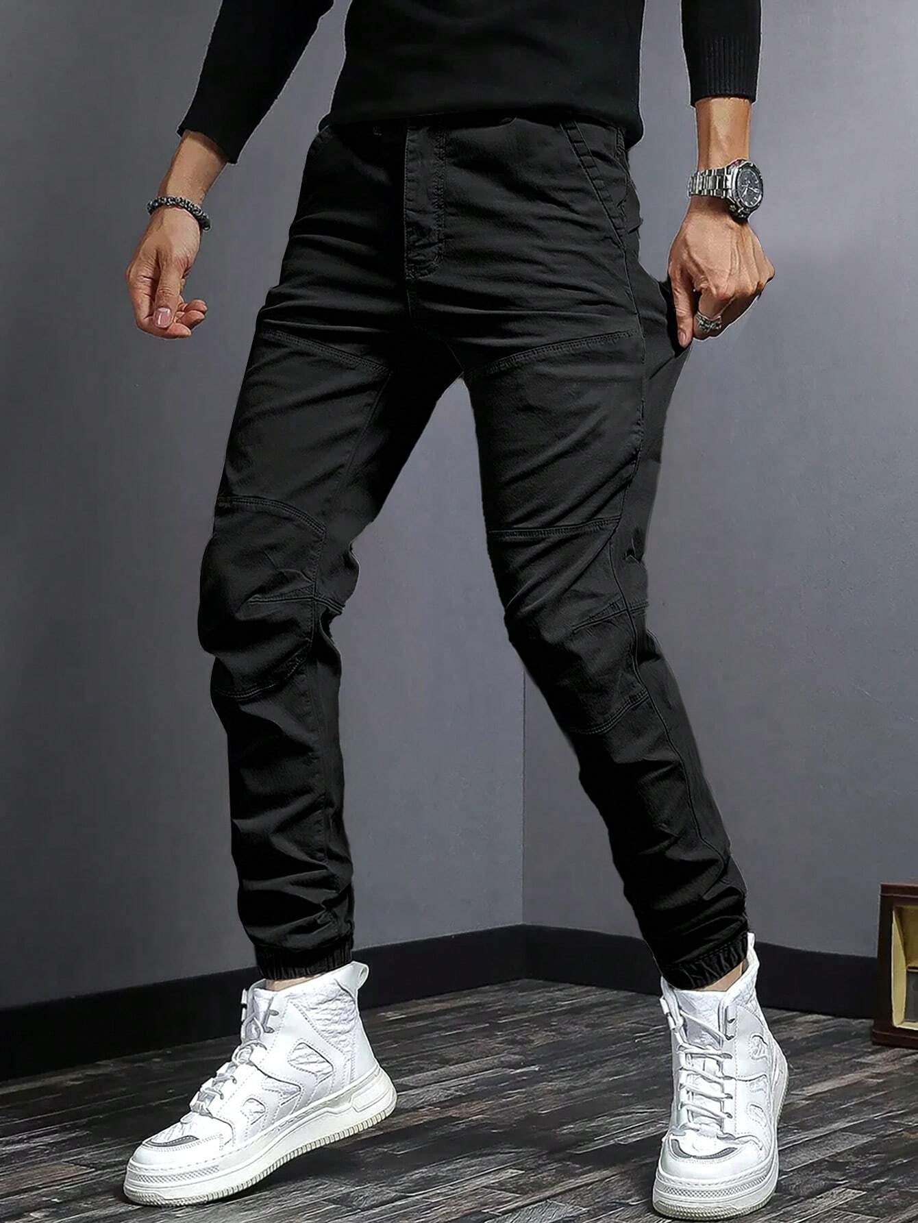 Manfinity Hypemode Men Solid Slant Pocket Pants