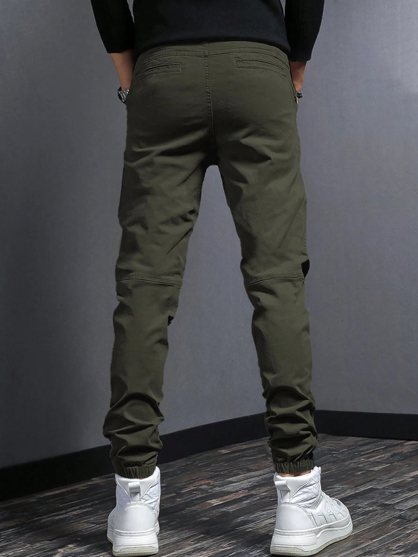 Manfinity Hypemode Men Solid Slant Pocket Pants