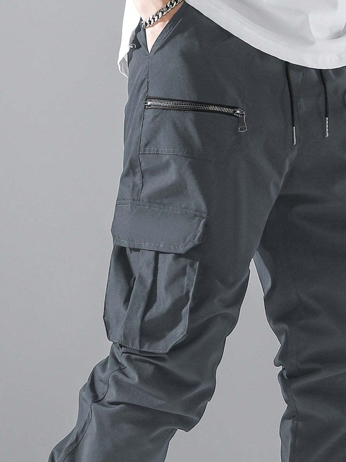 Manfinity Loose Fit Men'S Cargo Pants with Flap Pockets, Side Drawstring and Elastic Waist