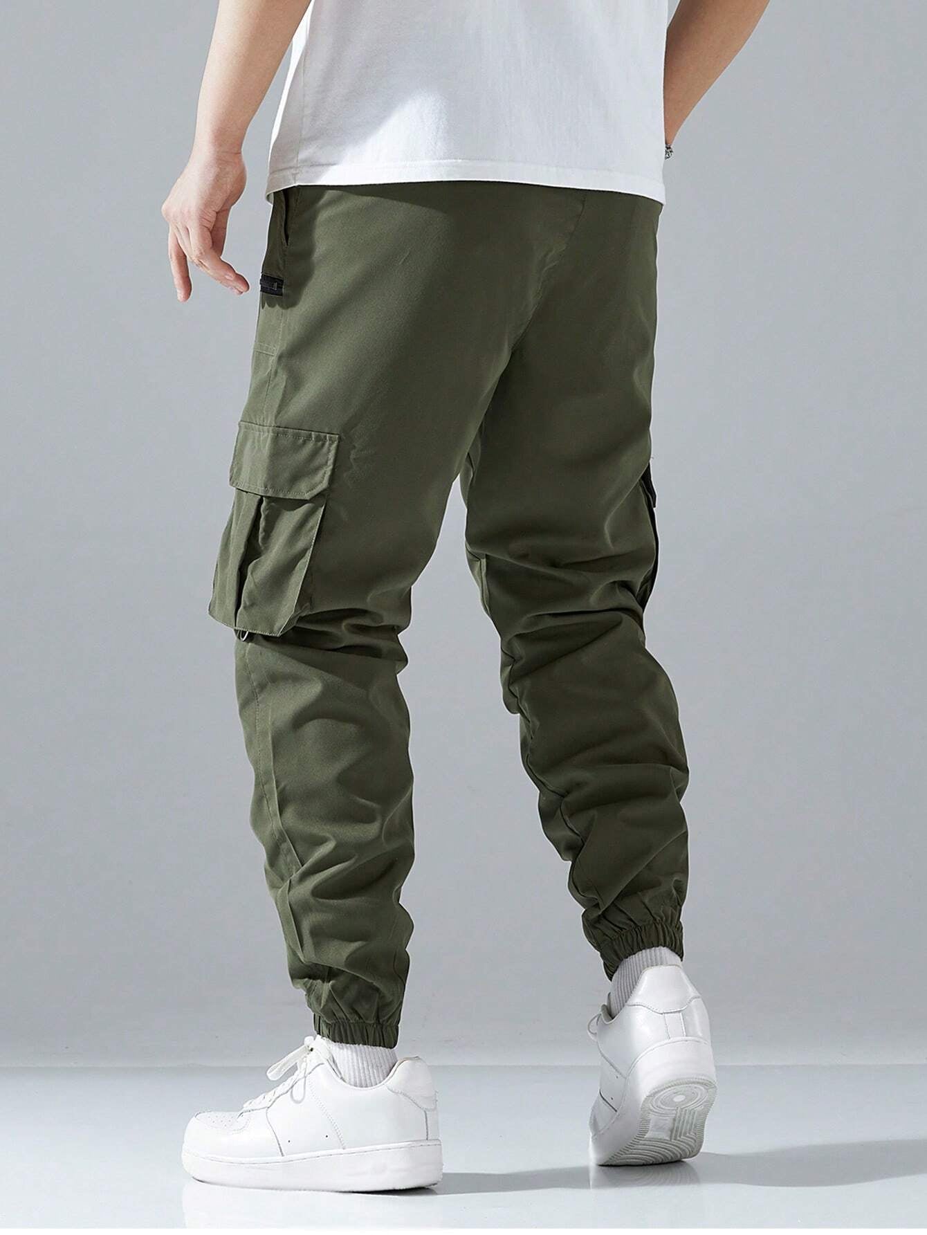 Manfinity Loose Fit Men'S Cargo Pants with Flap Pockets, Side Drawstring and Elastic Waist