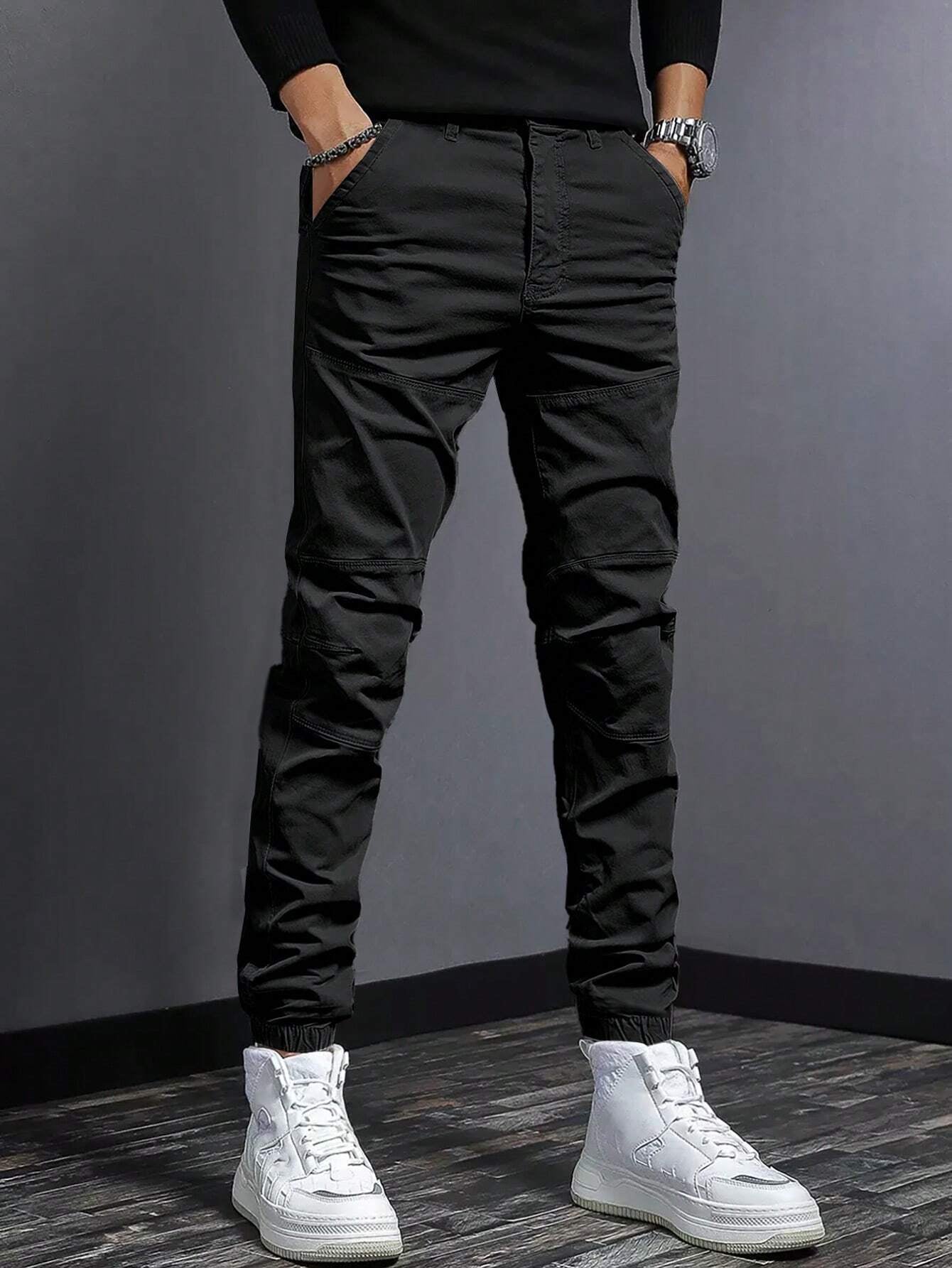 Manfinity Hypemode Men Solid Slant Pocket Pants