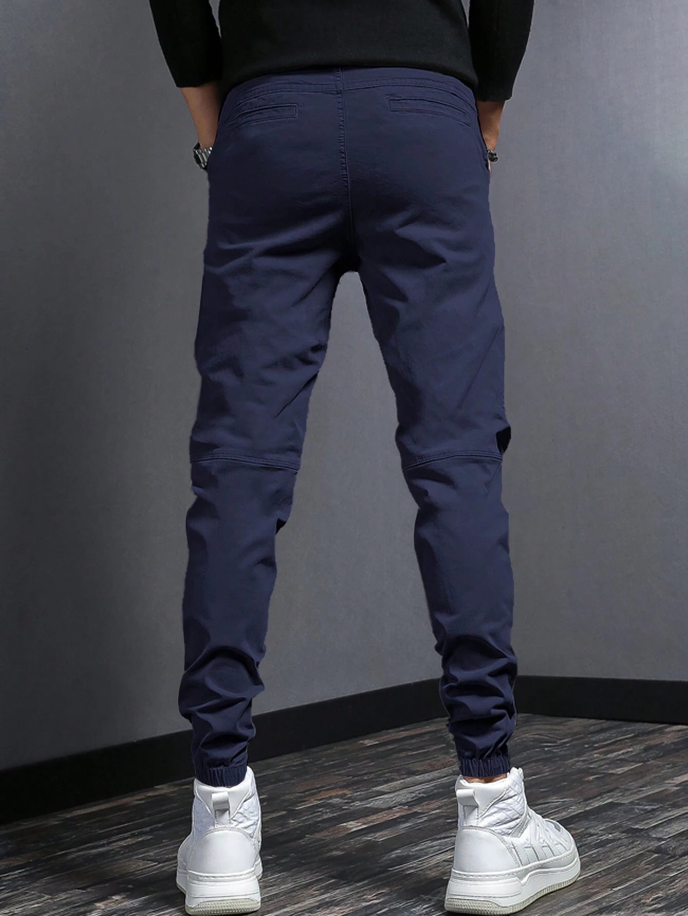 Manfinity Hypemode Men Solid Slant Pocket Pants