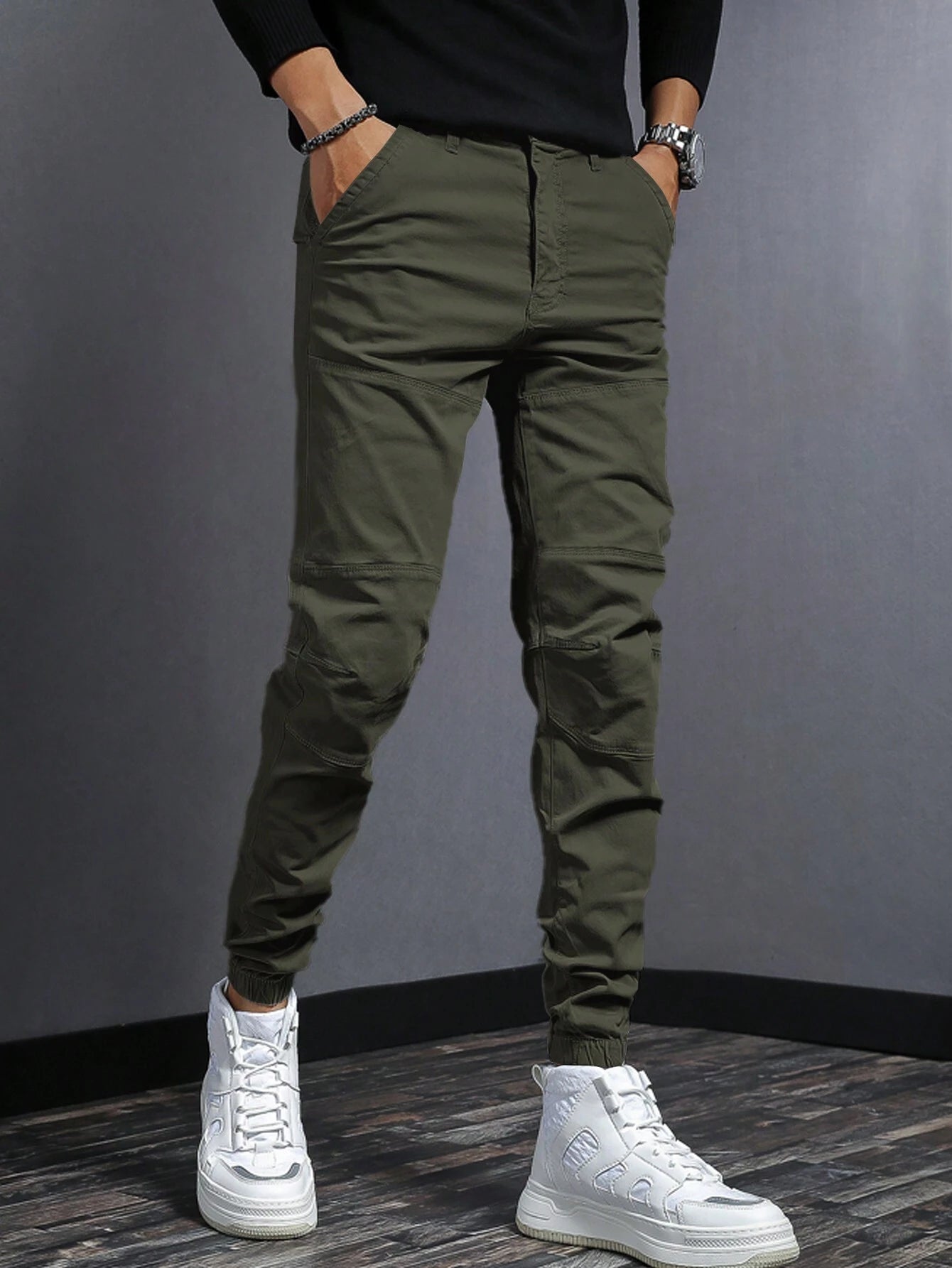 Manfinity Hypemode Men Solid Slant Pocket Pants