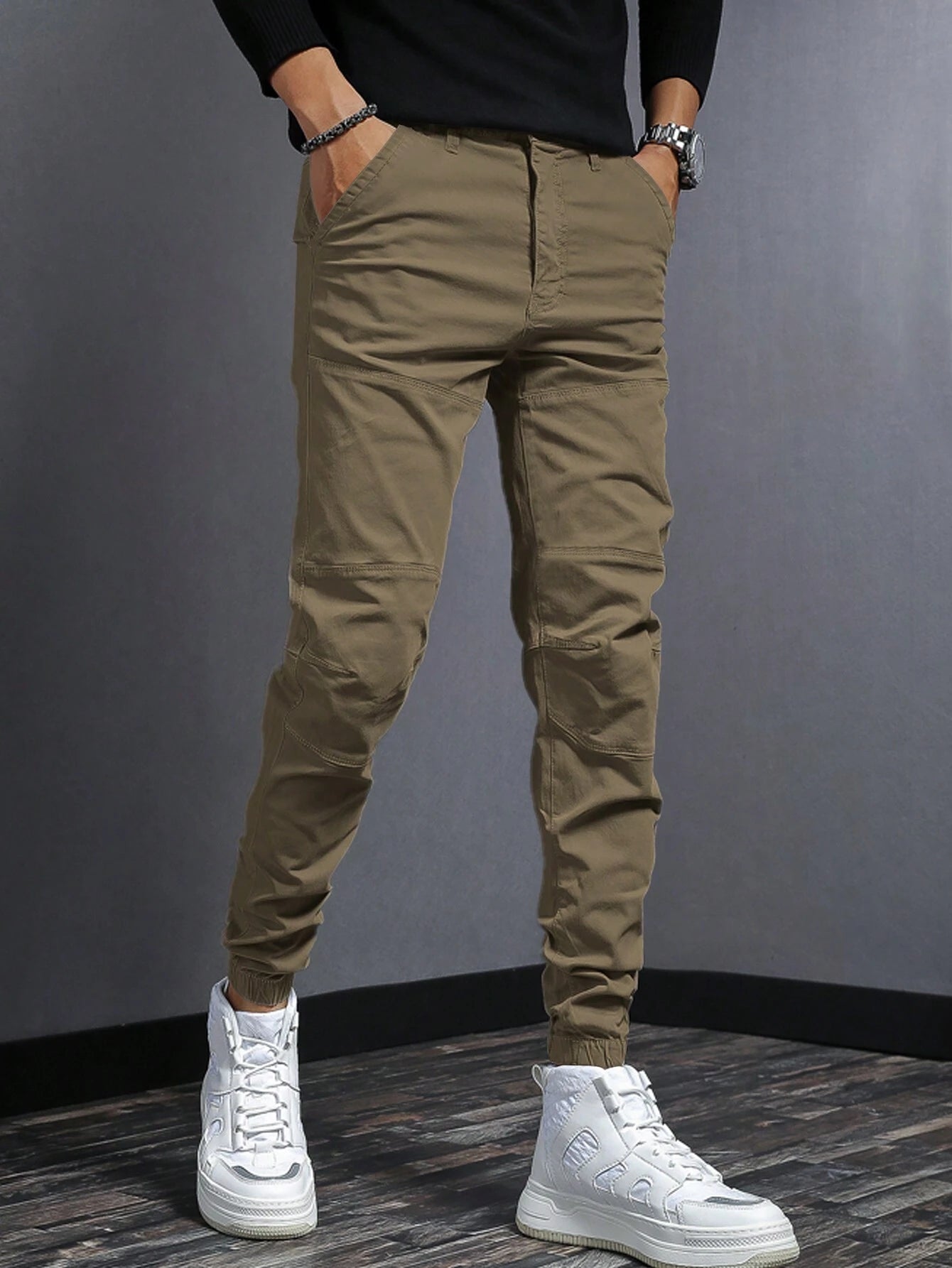 Manfinity Hypemode Men Solid Slant Pocket Pants